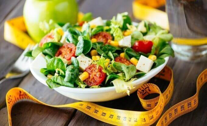 Кращі салати для схуднення. Рецепти фруктових і овочевих салатів