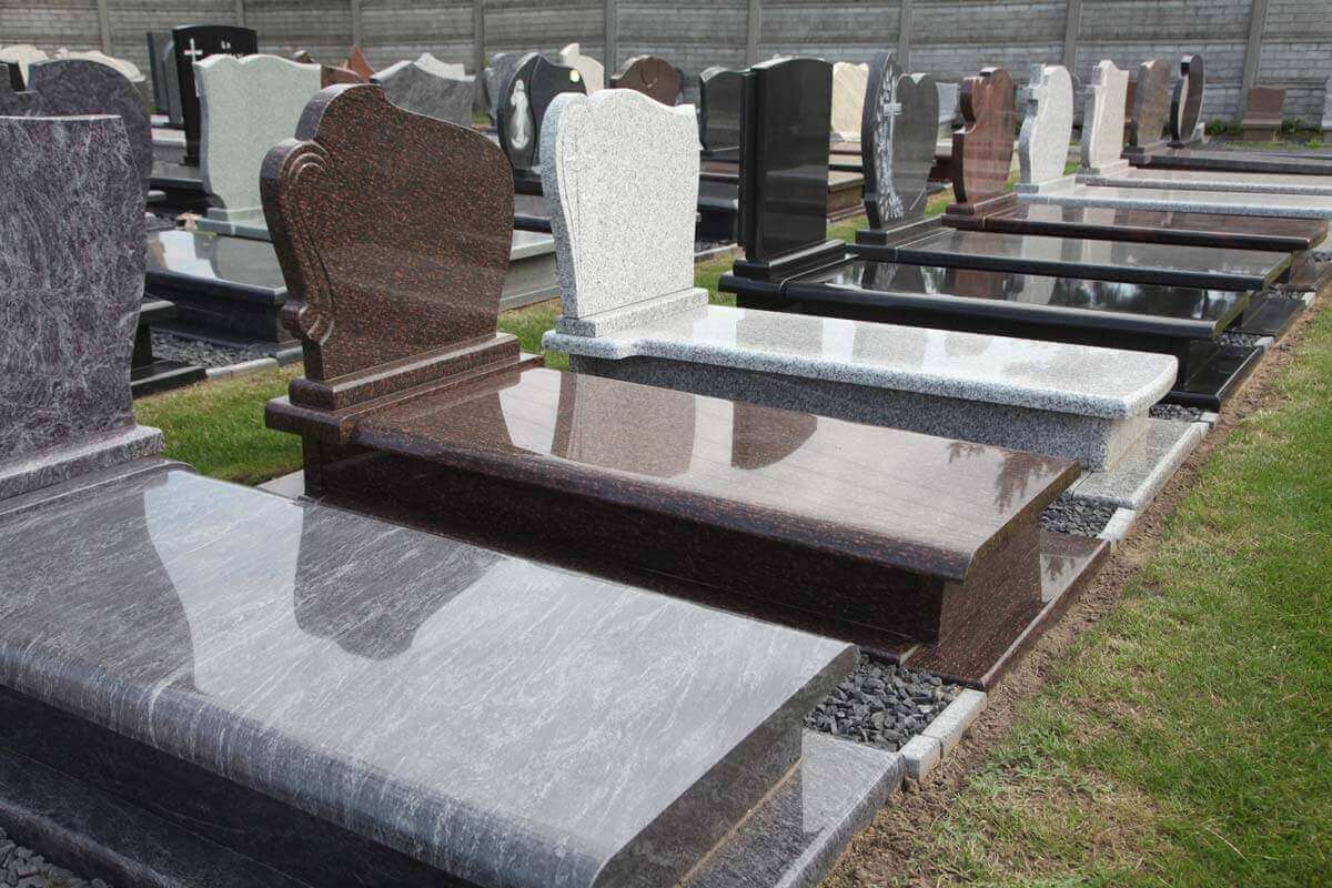 Правила установки памятников на могилу: монтаж