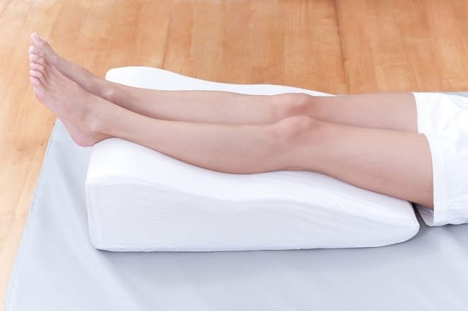 Набряки ніг при варикозі: лікування