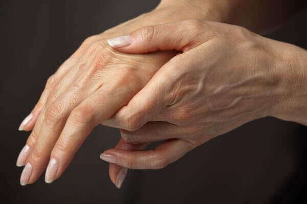 Болять суглоби пальців рук