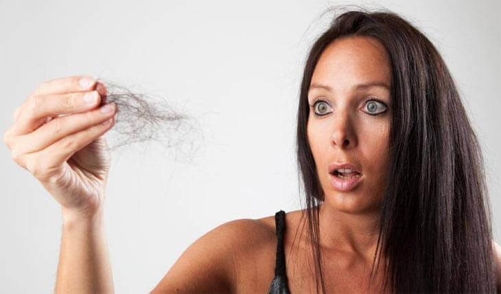 Сильне випадіння волосся - причини і як лікувати в домашніх умовах