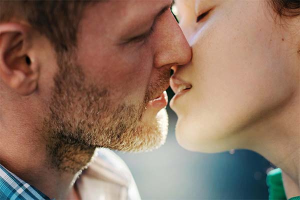 Сонник цілуватися: до чого сниться і що означає сон про поцілунок