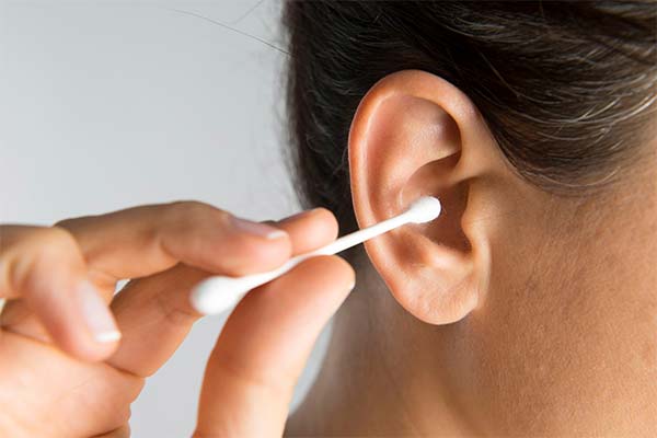Сонник чистити вуха: до чого сниться і що означає сон про чистку вух