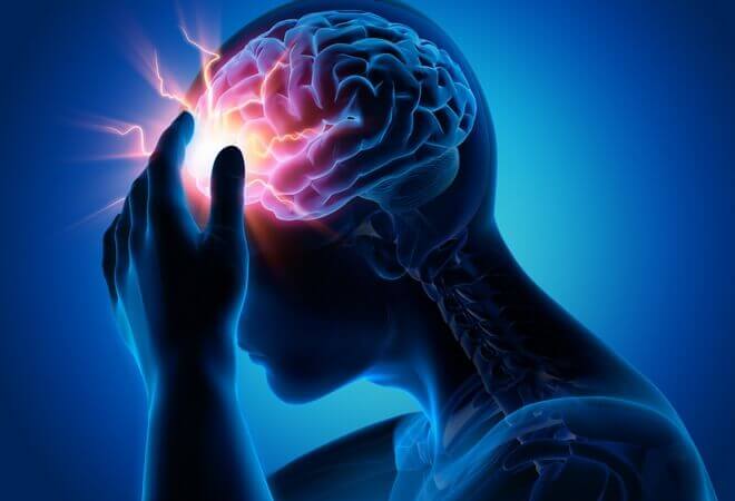 Болить голова після інсульту: як лікувати