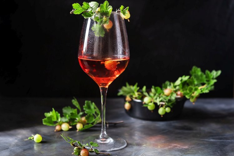20 простих рецептів, як приготувати вино з аґрусу