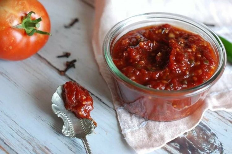 20 простих рецептів томатної пасти на зиму