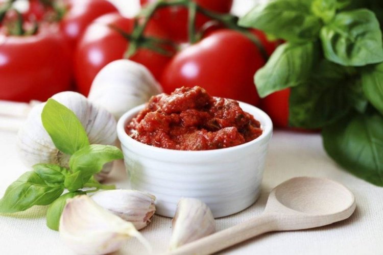 20 простих рецептів томатної пасти на зиму